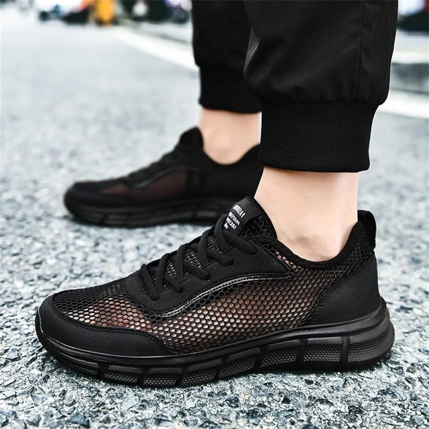 Fashion Spring and Summer Men Sports Shoes Flat Bottom Lightweight Fly Woven Mesh Hollow Casual Sneaker Boots for Men