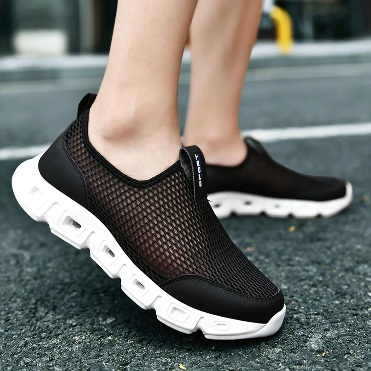 Men's Arch Support Shoes Fashion Hollow Mesh Breathable Sneakers Comfortable Sports Shoes Sneaker Rack for Men on Door