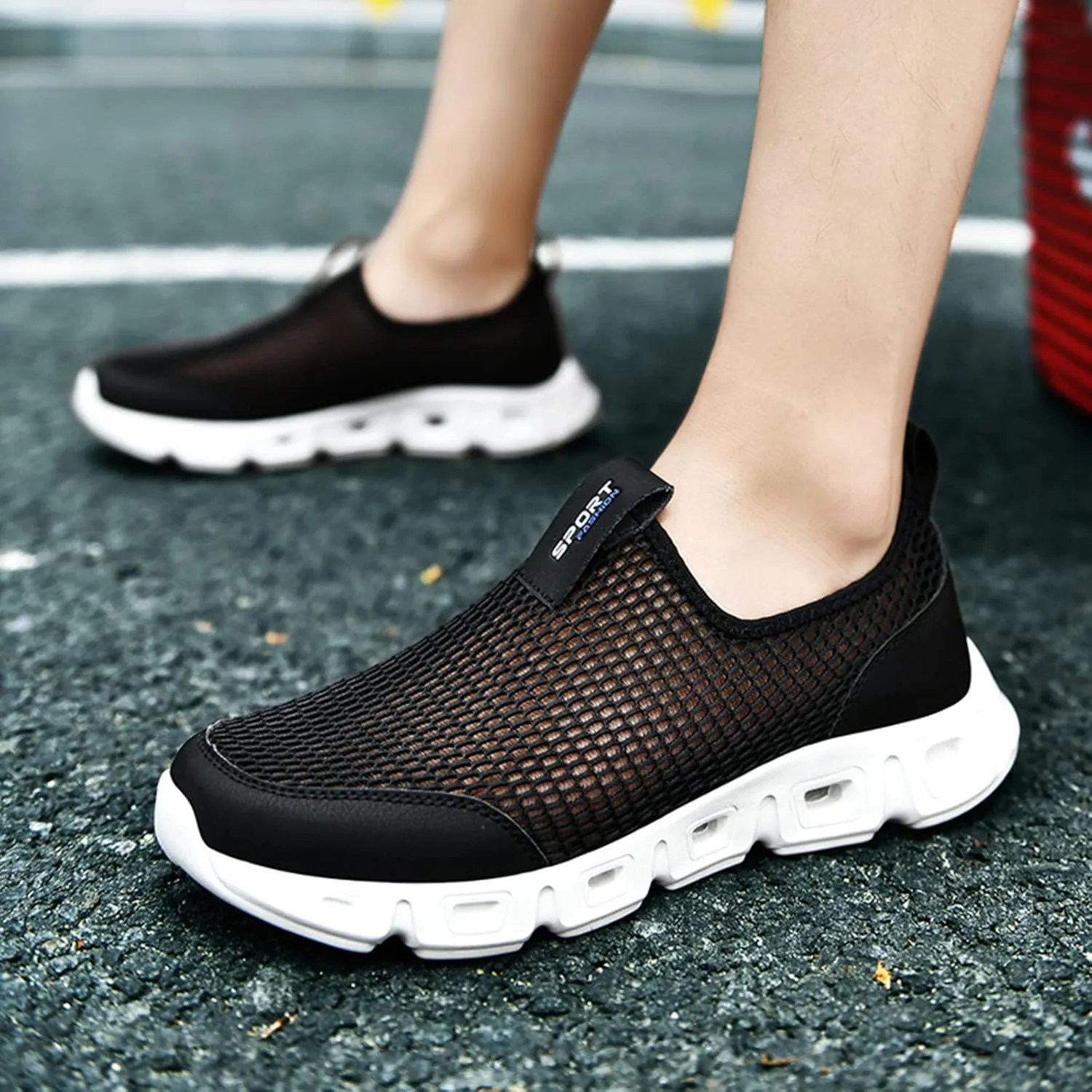 Men's Arch Support Shoes Fashion Hollow Mesh Breathable Sneakers Comfortable Sports Shoes Sneaker Rack for Men on Door
