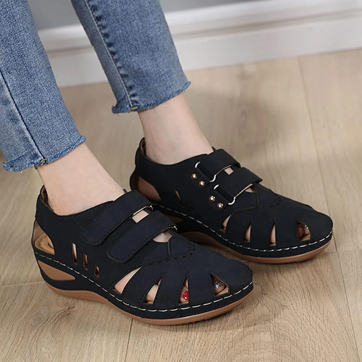 Orthopedic Sandals for Women Wide Width Thick Cushion Platform Yoga Mat Barefoot Plantar Fasciitis Relief Orthopedic Recovery Casual Vacation Footwear Summer Flip Flops for Women