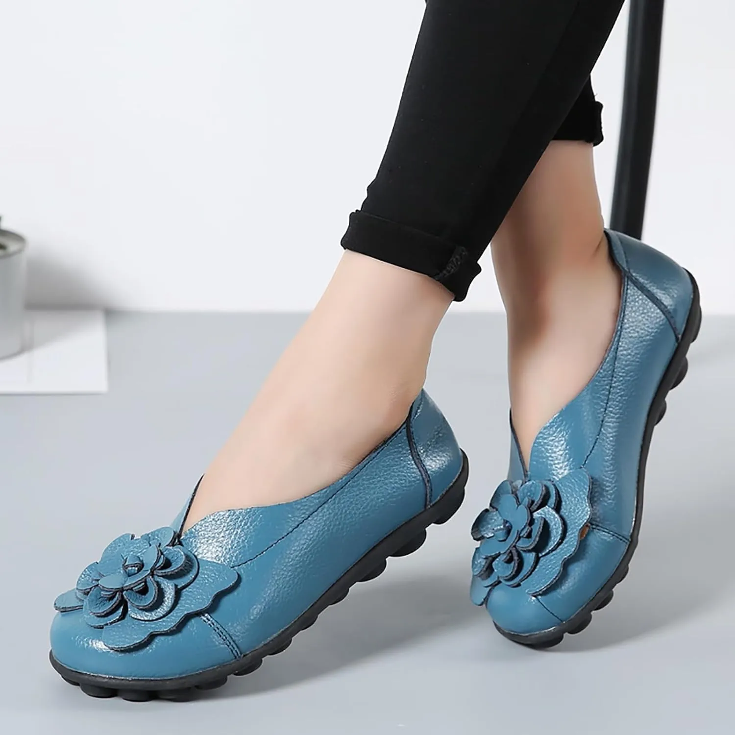 Womens Casual Loafers Shoes Round Toe Lightweight Soft Flat Moccasins Shoes Dressy Leather Slip On Comfortable Walking Loafer