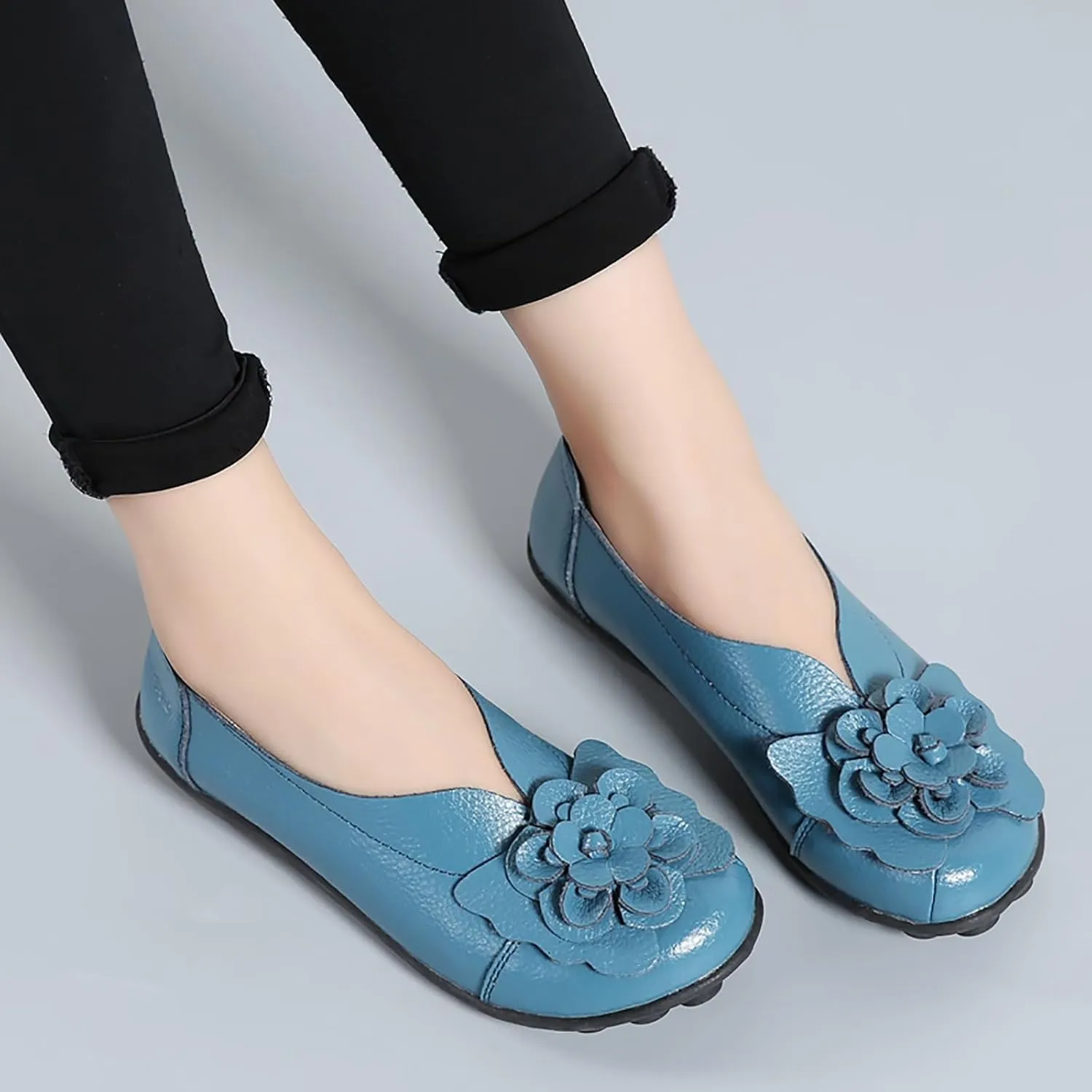 Womens Casual Loafers Shoes Round Toe Lightweight Soft Flat Moccasins Shoes Dressy Leather Slip On Comfortable Walking Loafer