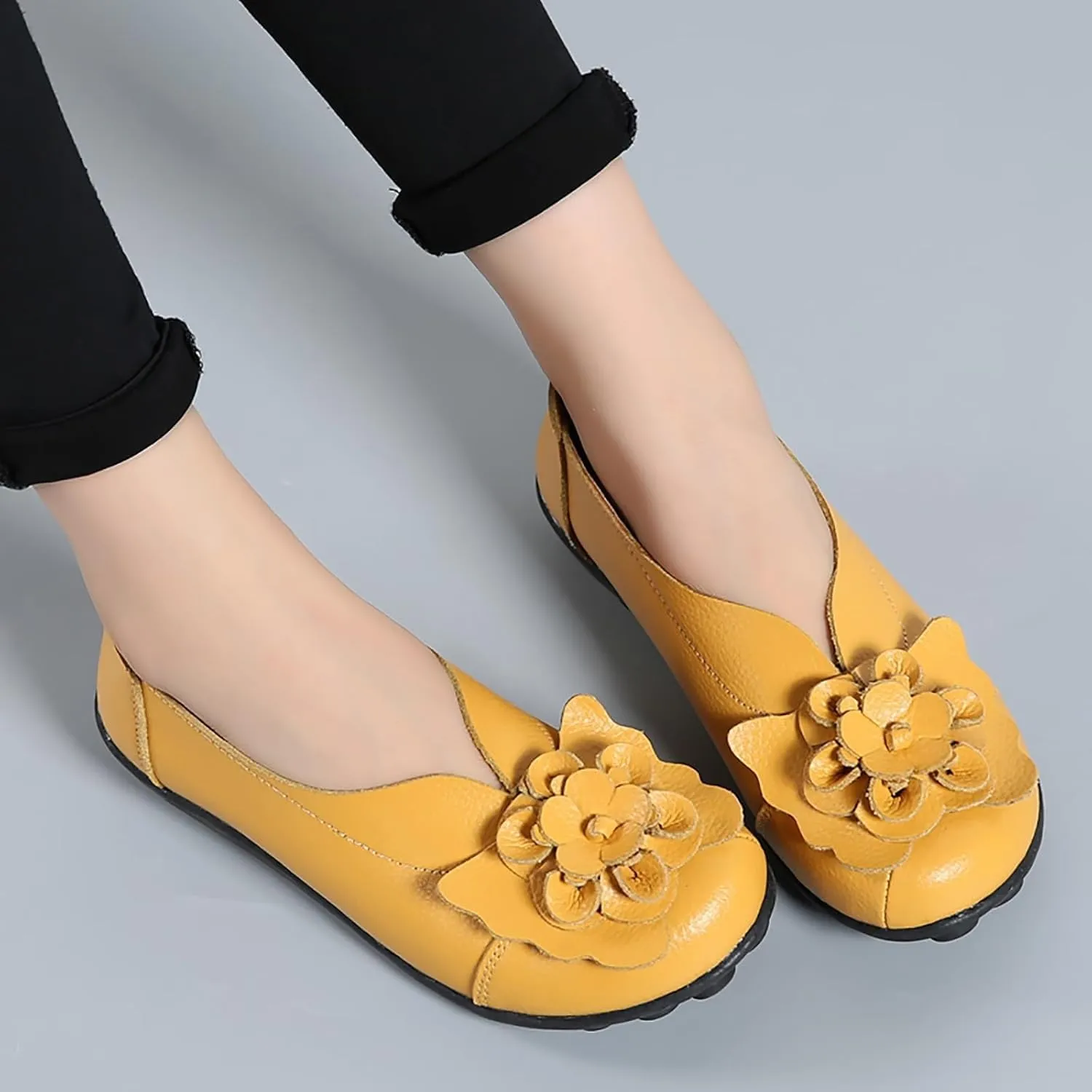 Womens Casual Loafers Shoes Round Toe Lightweight Soft Flat Moccasins Shoes Dressy Leather Slip On Comfortable Walking Loafer