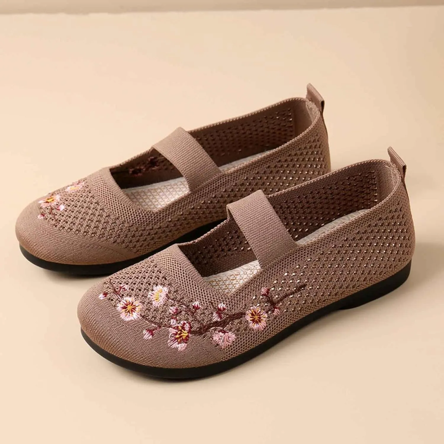 Women's Casual Shoes Embroidered Breathable Flat Comfortable Everyday Wear Versatile Design for Jeans and Relaxed Attire All Seasons