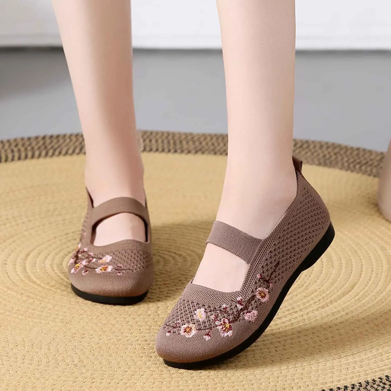 Women's Casual Shoes Embroidered Breathable Flat Comfortable Everyday Wear Versatile Design for Jeans and Relaxed Attire All Seasons